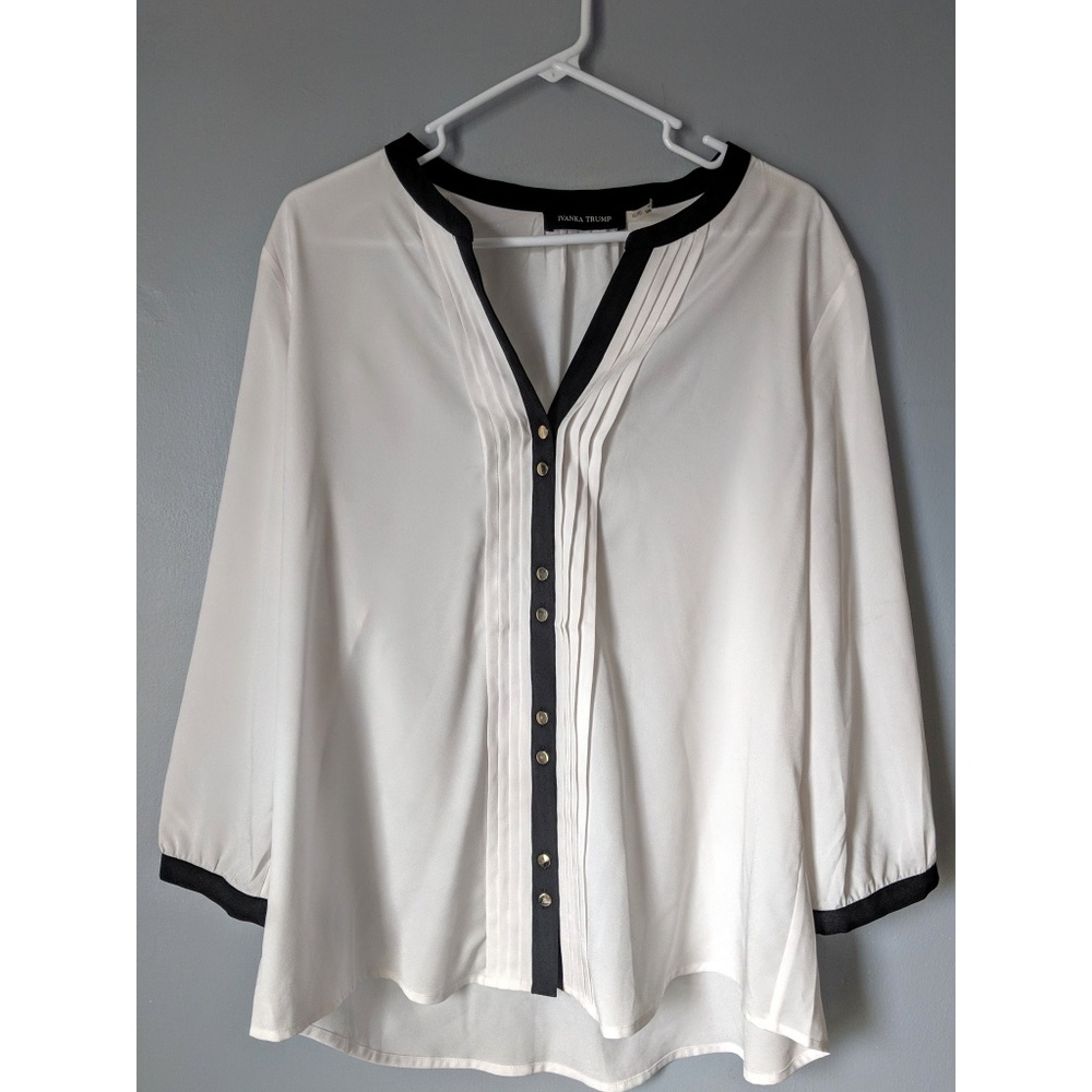 Women's button up blouse (XL)